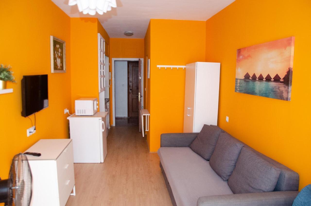 Econom Studio La Loma Apartment Торевиеха Екстериор снимка