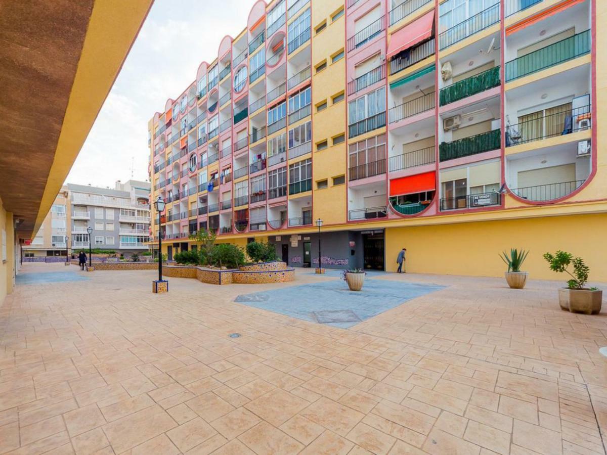 Econom Studio La Loma Apartment Торевиеха Екстериор снимка